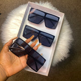 “stunna” shades 🖤